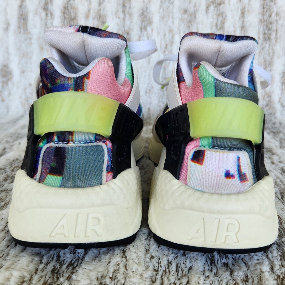 Nike "Air Huarache SE" Multicolor Pixel Graphic Sneaker Shoe | Women’s Size 7 - Picture 5 of 12